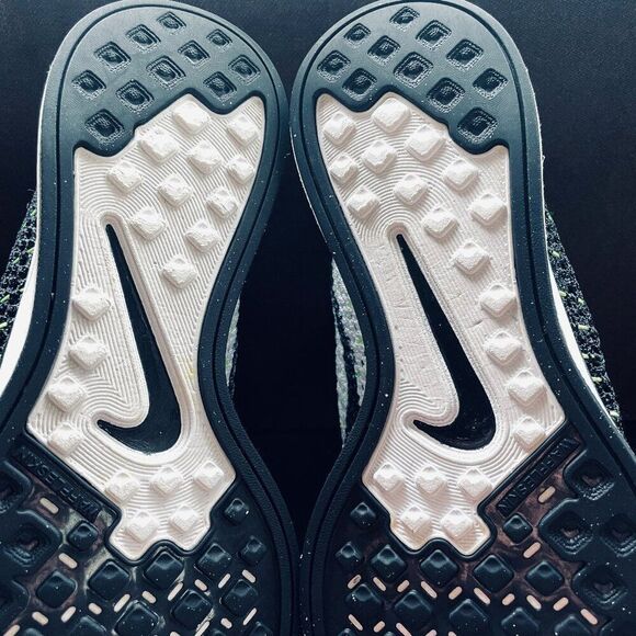 NIKE Flyknit Racer Black WHITE OREO WOMENS 8 US Mens 6.5 Running Shoes Excellent - Picture 8 of 8
